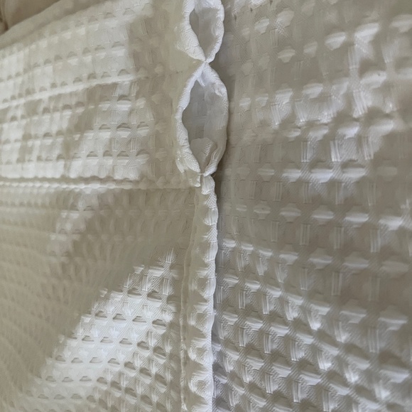 WHITE VALANCE WAFFLE WEAVE TEXTURE LIGHT FILTER WINDOW CURTAIN CURTAIN 57" x 19" - Picture 3 of 7